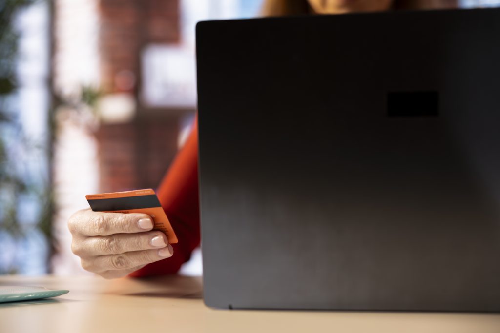 Irish merchant using credit card for online payment while reducing chargebacks through secure transaction